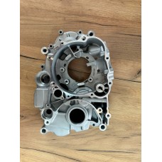 Картер двигателя левый YBS 300 LX176MN