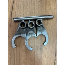 Вилки переключения передач 3 шт. + вал 176 YBS YBH 300 5 передач